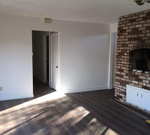3rd image of 865 Plaza Ave