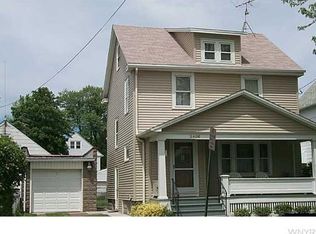 2406 Pierce Ave, Niagara Falls, NY 14301