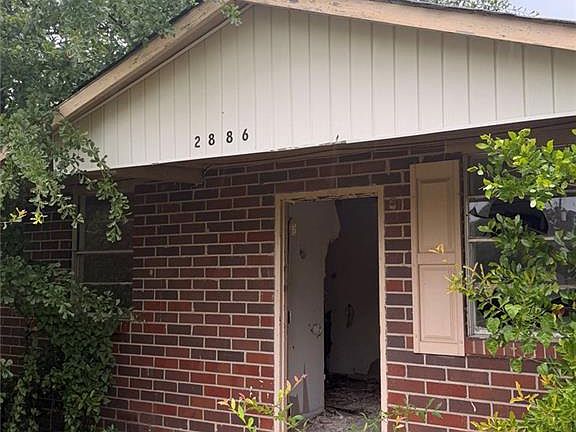 4th image of 2886 Elpis St