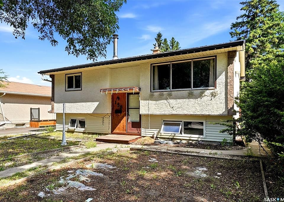 1st image of 158 Read AVENUE