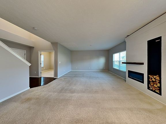5th image of 918 Adena Ln