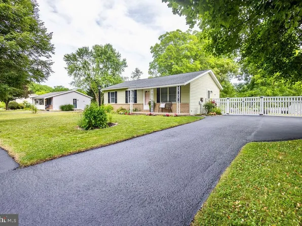203 Danielle Dr, Bellefonte, PA 16823