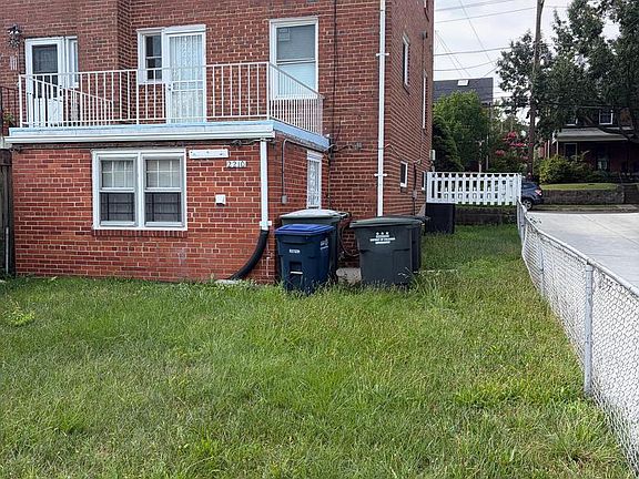 5th image of 2210 S St SE