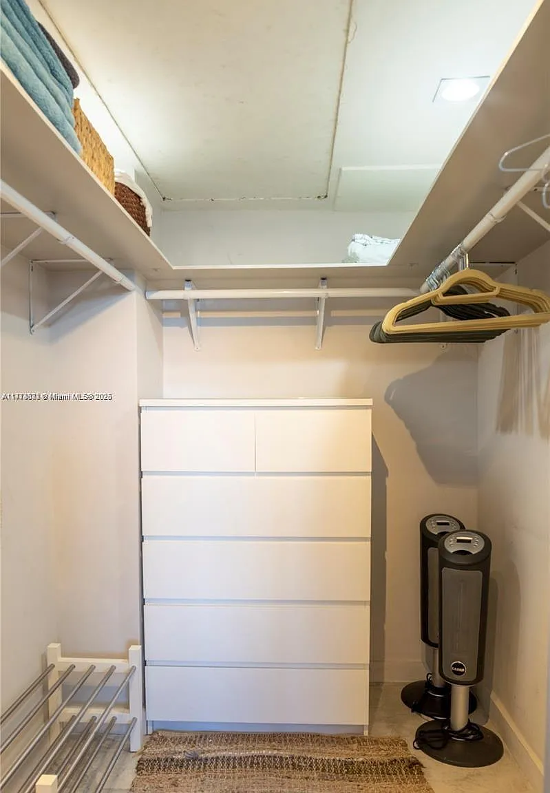 1 bed, 731 sqft, $3,750 — Photo 2