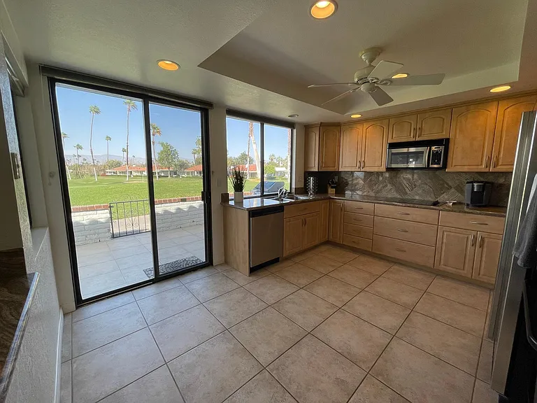 142 Avenida Las Palmas — Photo 12