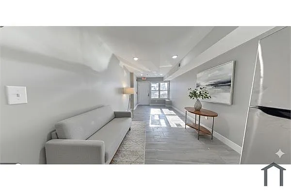 Building Photo - 5341 Chestnut St #1