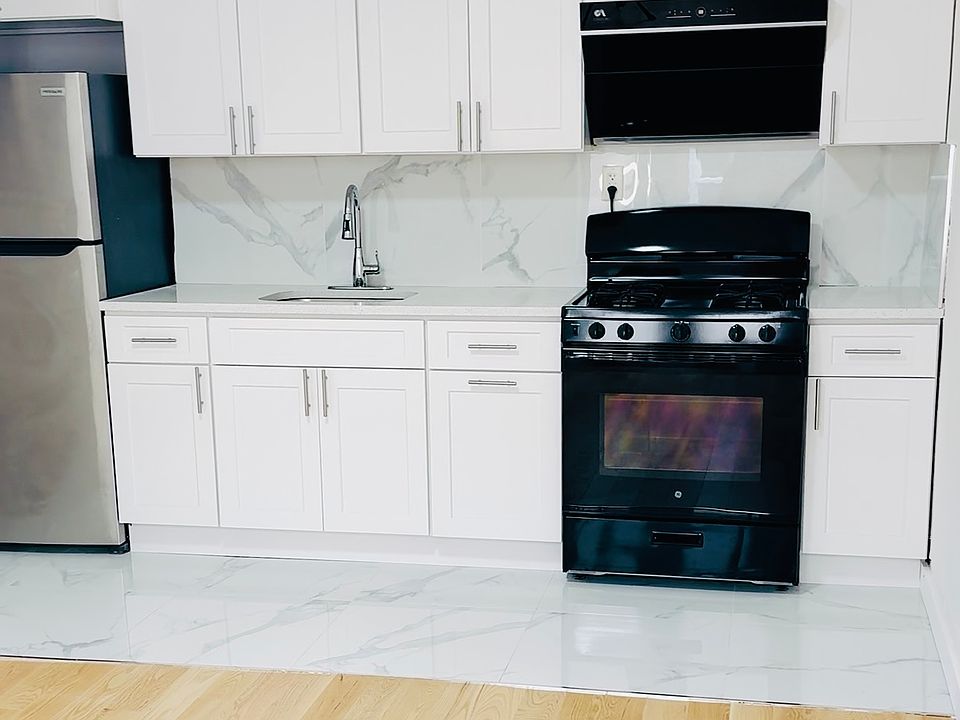 1st image of 135 Sheridan Ave #2