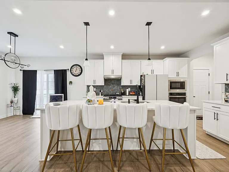 243 Chastain Dr — Photo 16