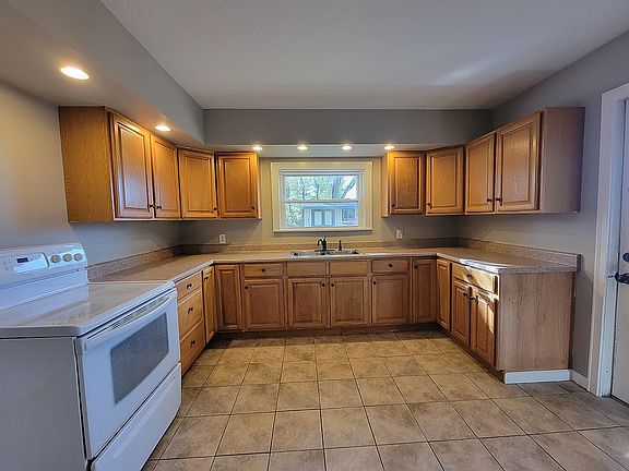 3rd image of 5711 W Xenia St