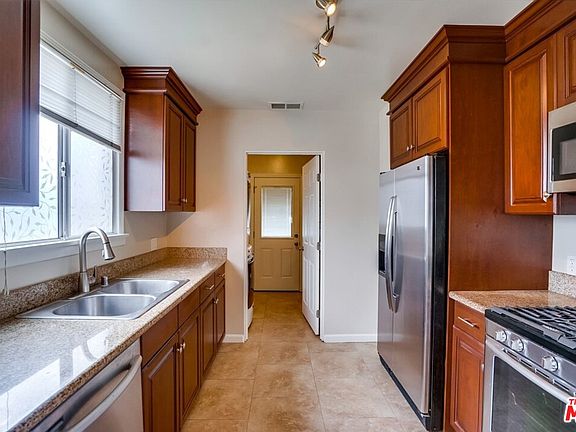4th image of 1400 Marine Ave