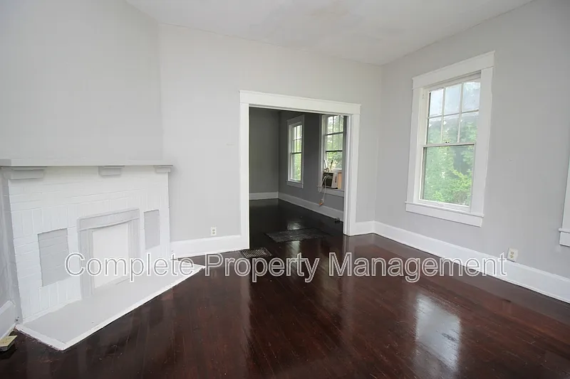 3 bed, 2.0 bath, $1,200 — Photo 2