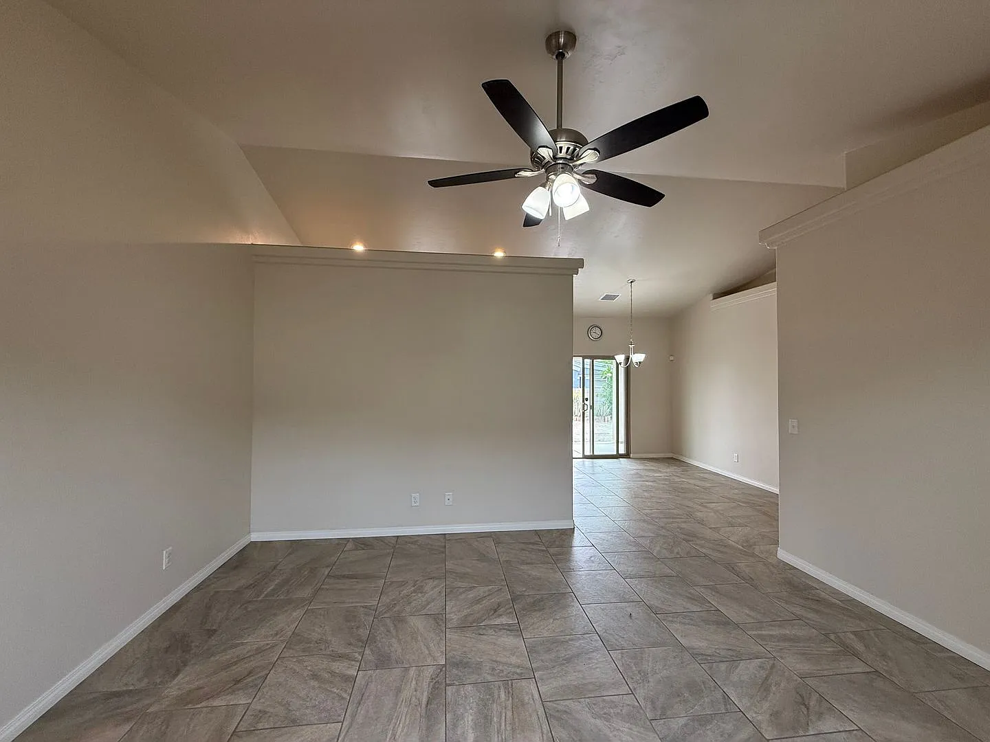 3 Bedroom 2 Bathroom Home — Photo 3