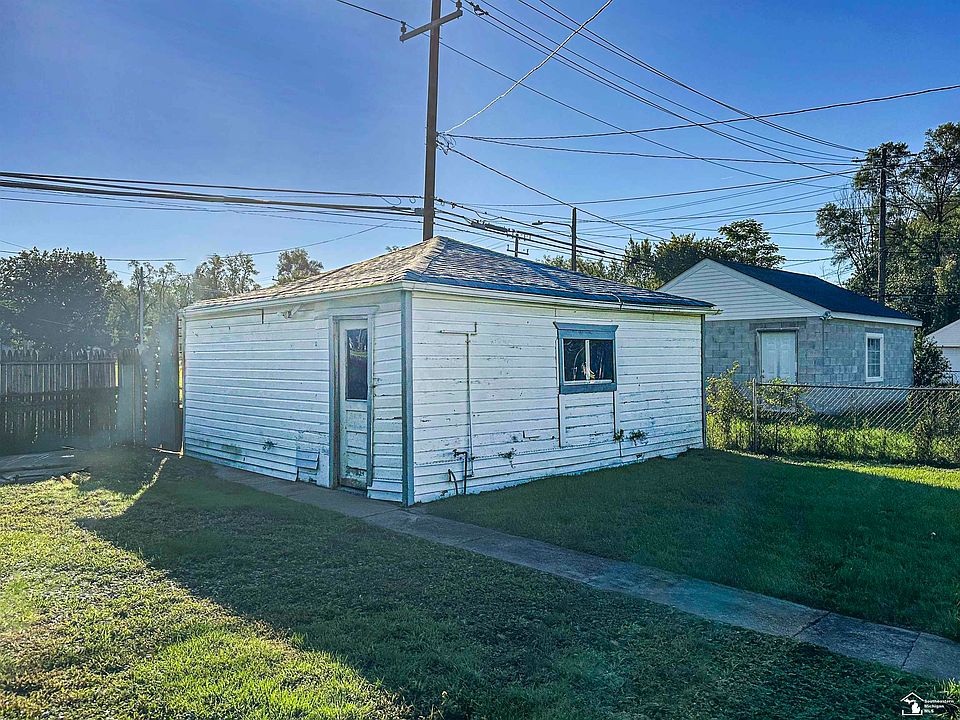 12214 Vaughan St, photo 4