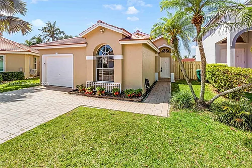 15472 SW 148th Ter Photo 1