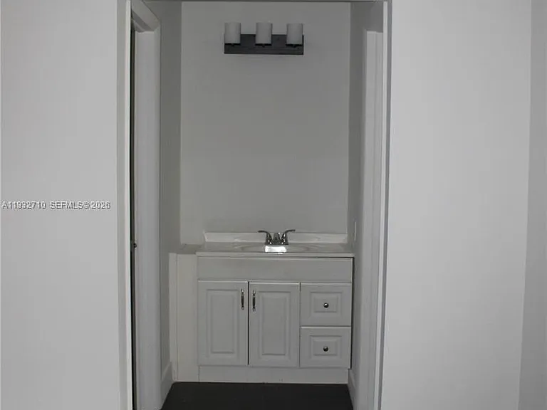 5140 SW 40th Ave #3C — Photo 12