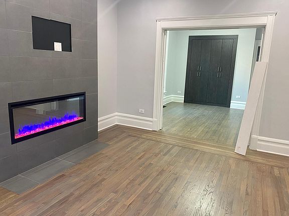 3rd image of 817 W Wellington Ave #1