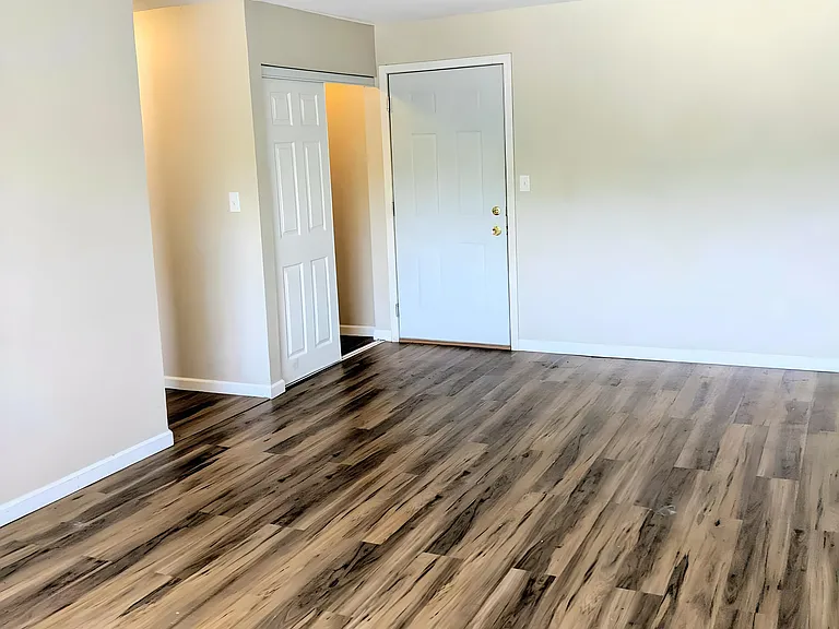 Woodland Court — Photo 5