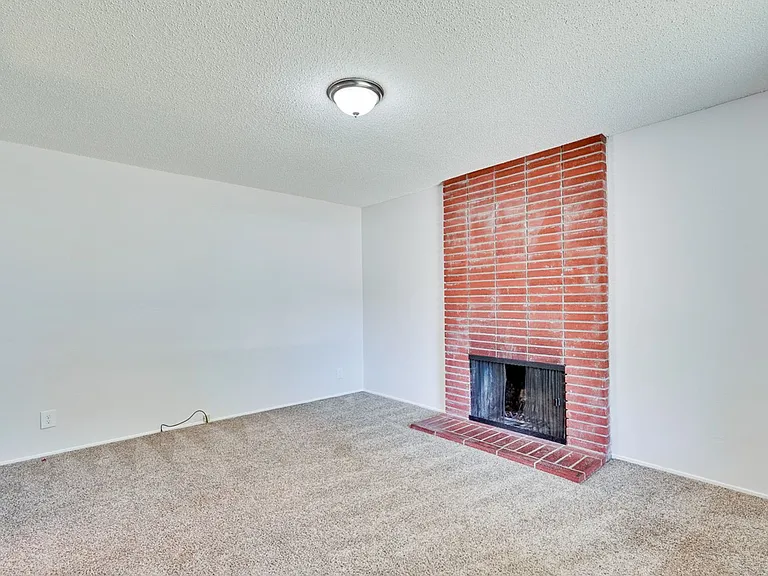 6063 Pineland Ave — Photo 9