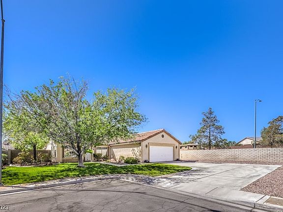 4th image of 423 Tanita Ct