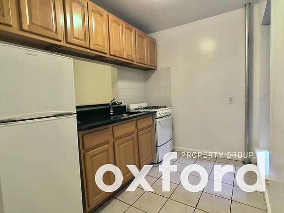 5th image of 331 W 35th St #2RS