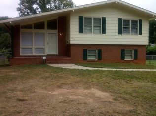 1413 Grovewood Dr, Charlotte, NC 28208