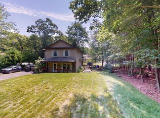 146 Hound Rd, Dingmans Ferry, PA 18328