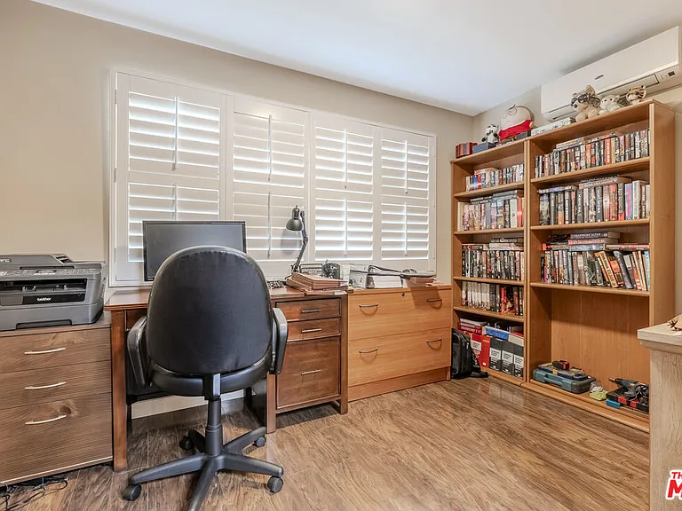 2637 Angelo Dr — Photo 11