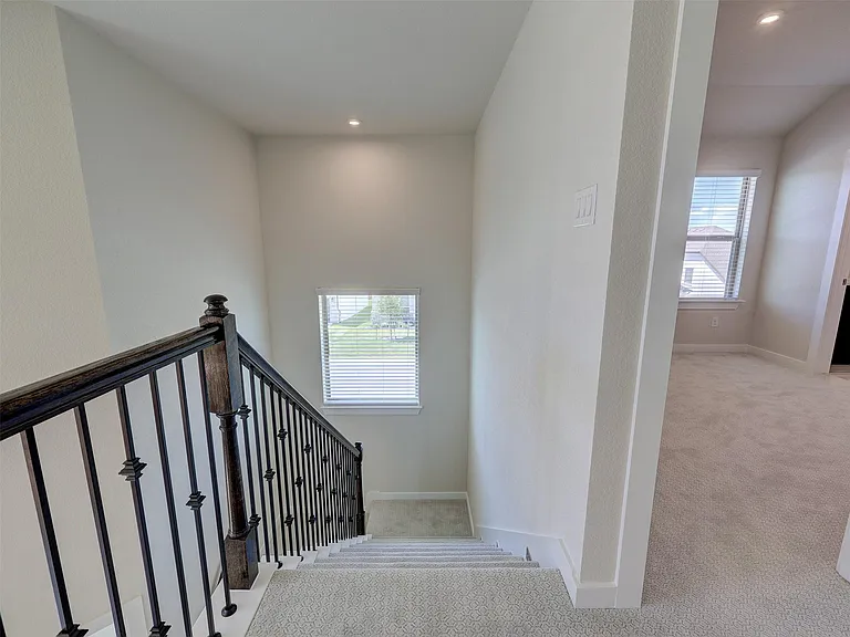 1929 Montella Way — Photo 31