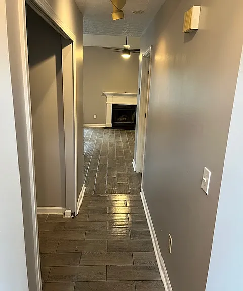 3691 Manor Ct SW — Photo 3