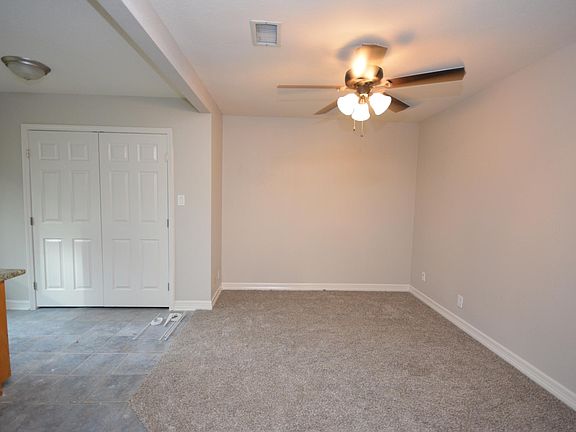 5th image of 302 Camellia St
