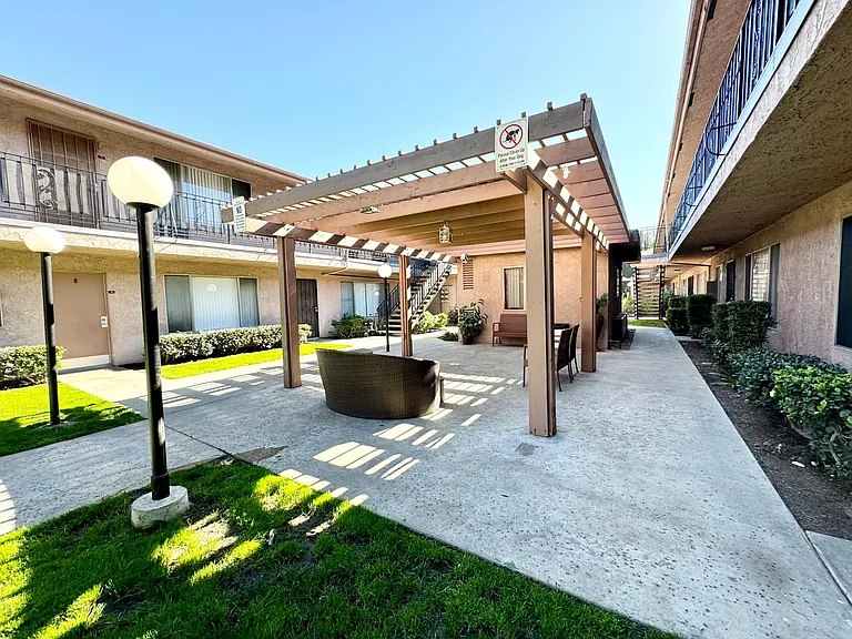 Vista Verde Apartments — Photo 33