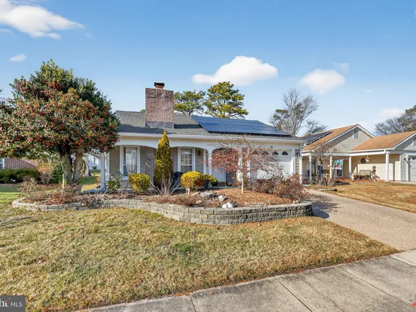 14 Burtons Dr, Southampton, NJ 08088