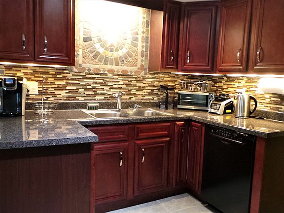 4th image of 2 Cinnamon Creek Dr #3