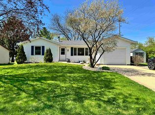 416 N Lexington Pkwy, Deforest, WI 53532