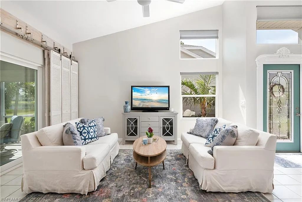 2 bed, 2.0 bath, 1400 sqft, $5,900 — Photo 4