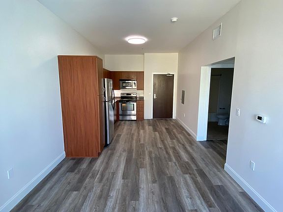 4th image of 889 E Date St E #509