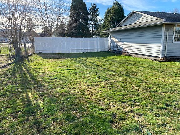 3rd image of 275 Shamrock Ct