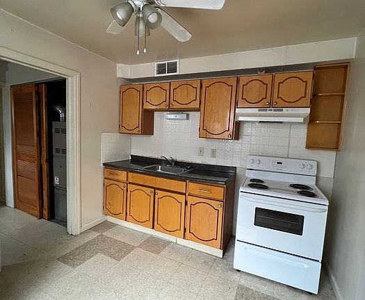 5th image of 1047 Loretta Ave