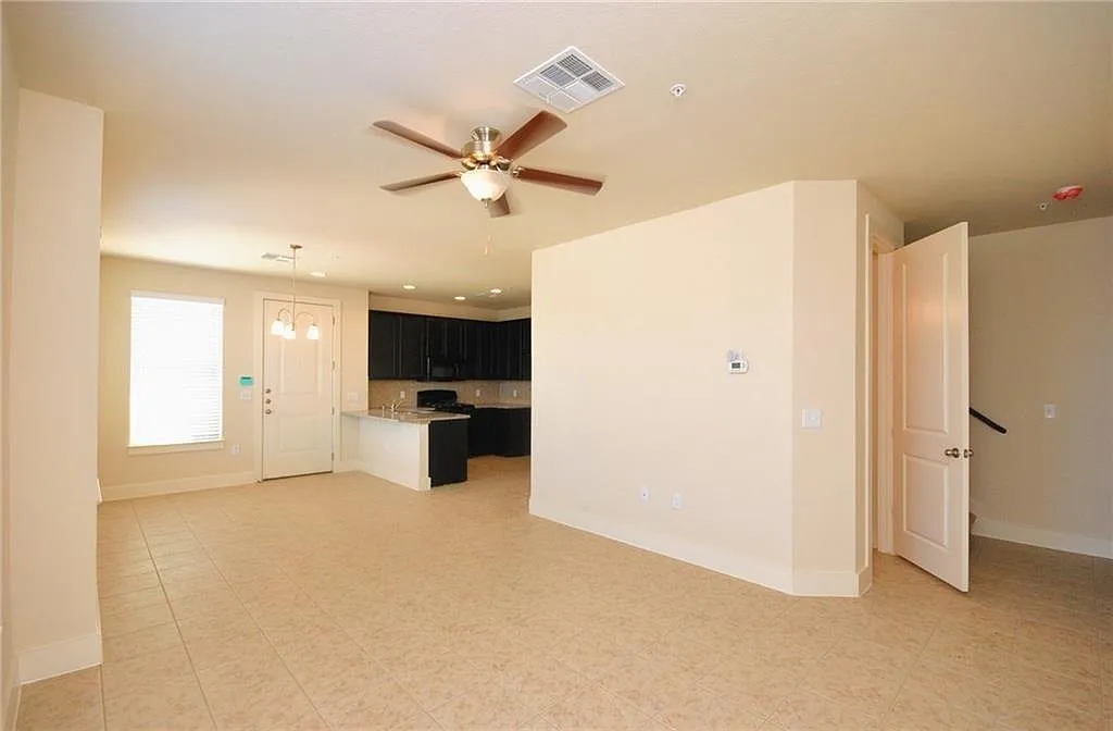 2222 Creekside Ln. - C — Photo 2