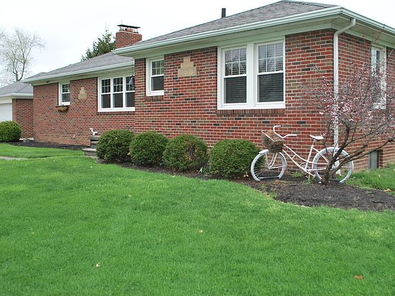 2nd image of 607 Valley Dr