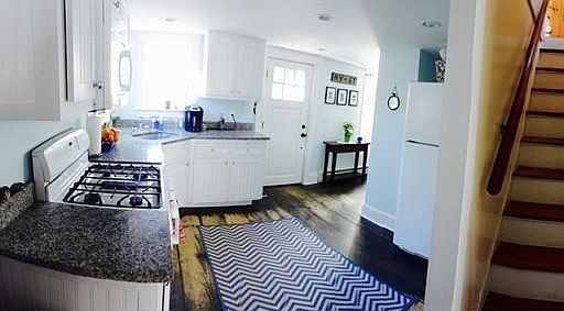 4th image of 10 Hutchins Ct