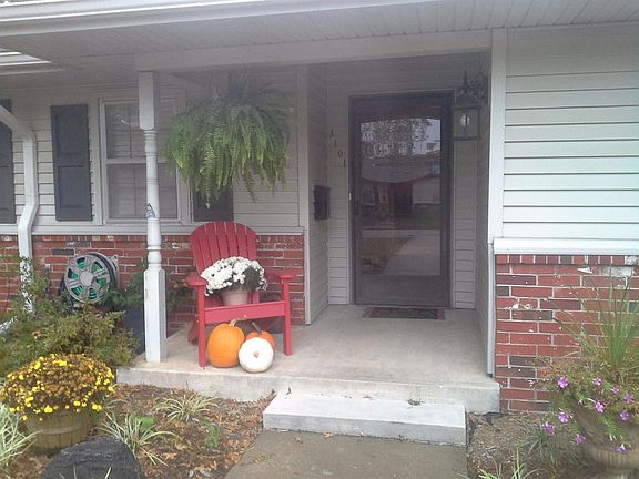 2nd image of 1101 S Larson Ave