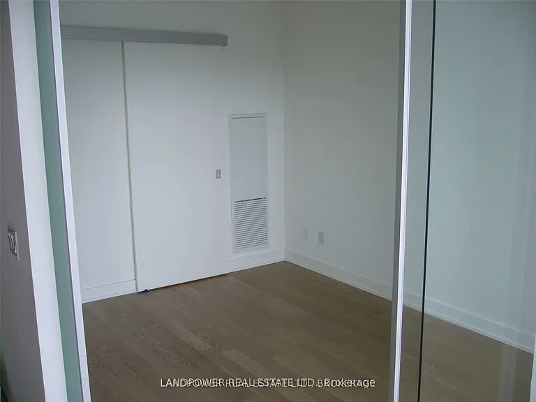 25 Richmond St E #2514 — Photo 10