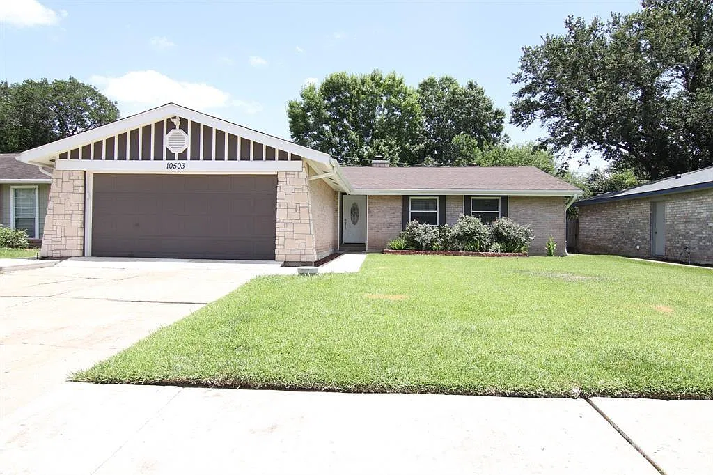 3 bed, 2.0 bath, 1596 sqft, $1,775 — Photo 1