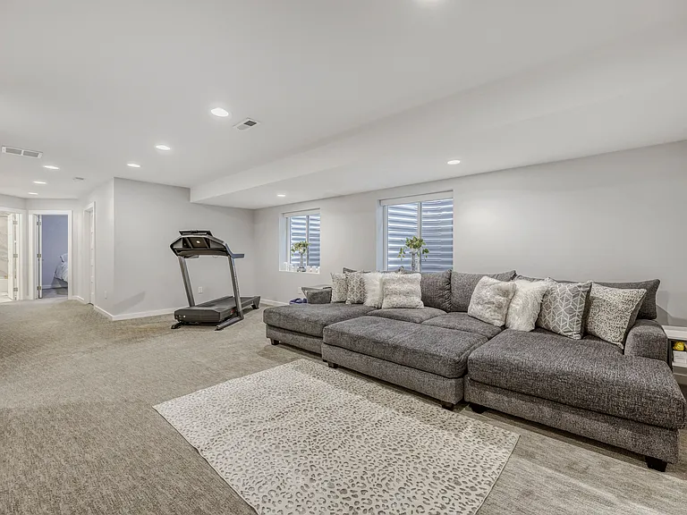 4500 Utica St — Photo 20