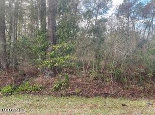 2121 S 17th St, Ocean Springs, MS 39564