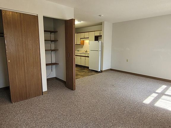 4th image of 711 W Jefferson St #10