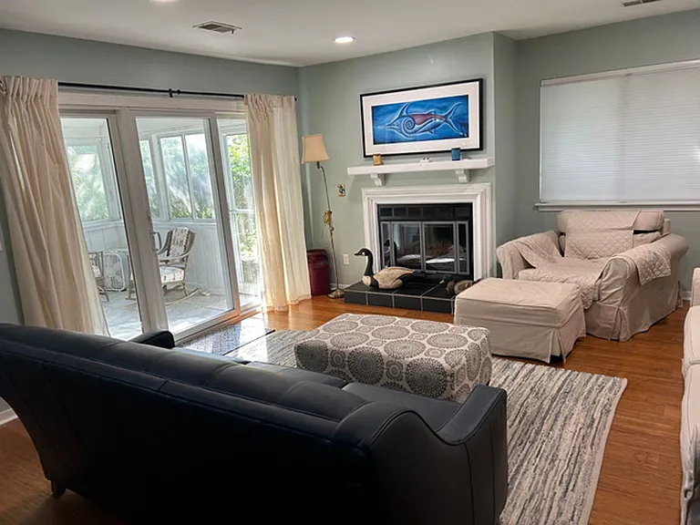 1119 Hidden Cove Dr — Photo 2
