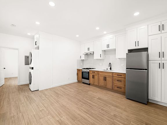 3rd image of 424 Locust St #B