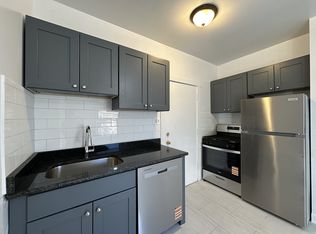 1317 W Estes Ave #L03M, Chicago, IL 60626